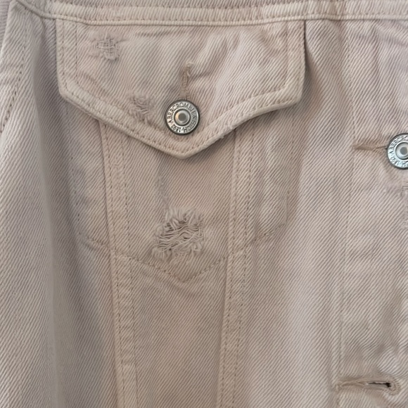 Abercrombie & Fitch women’s size large jean jacket never been worn. - Picture 4 of 12